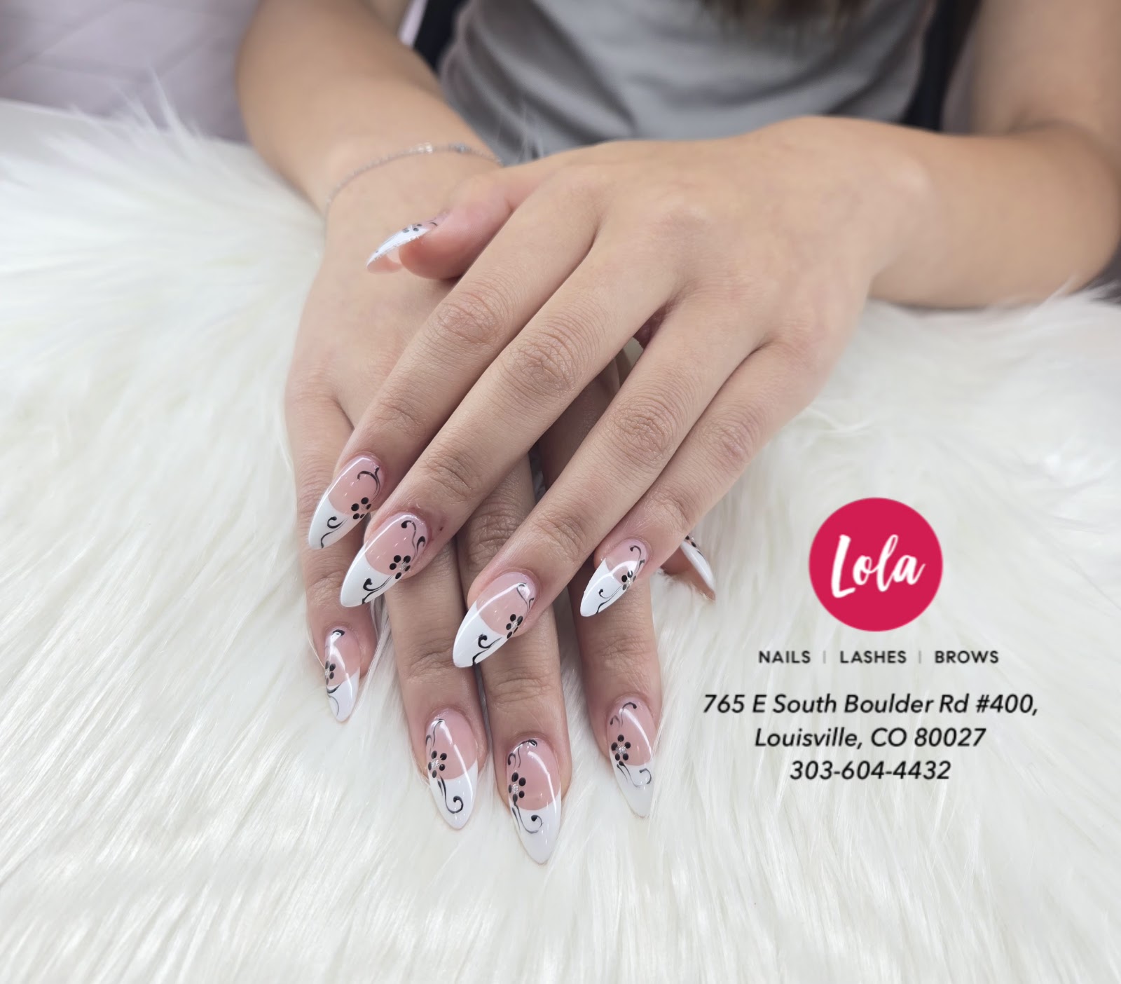Lola Nails & Lashes logo