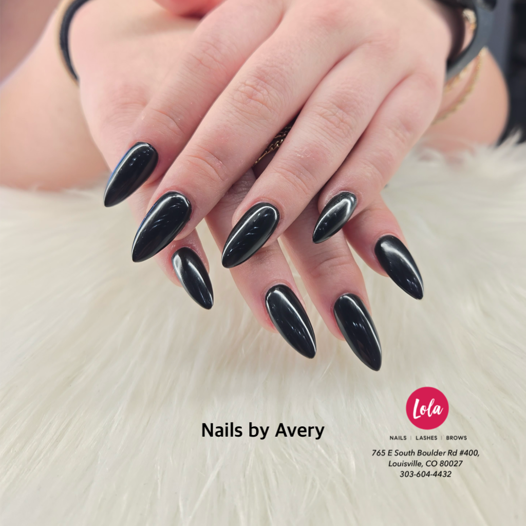 Lola Nails & Lashes nail photo 3